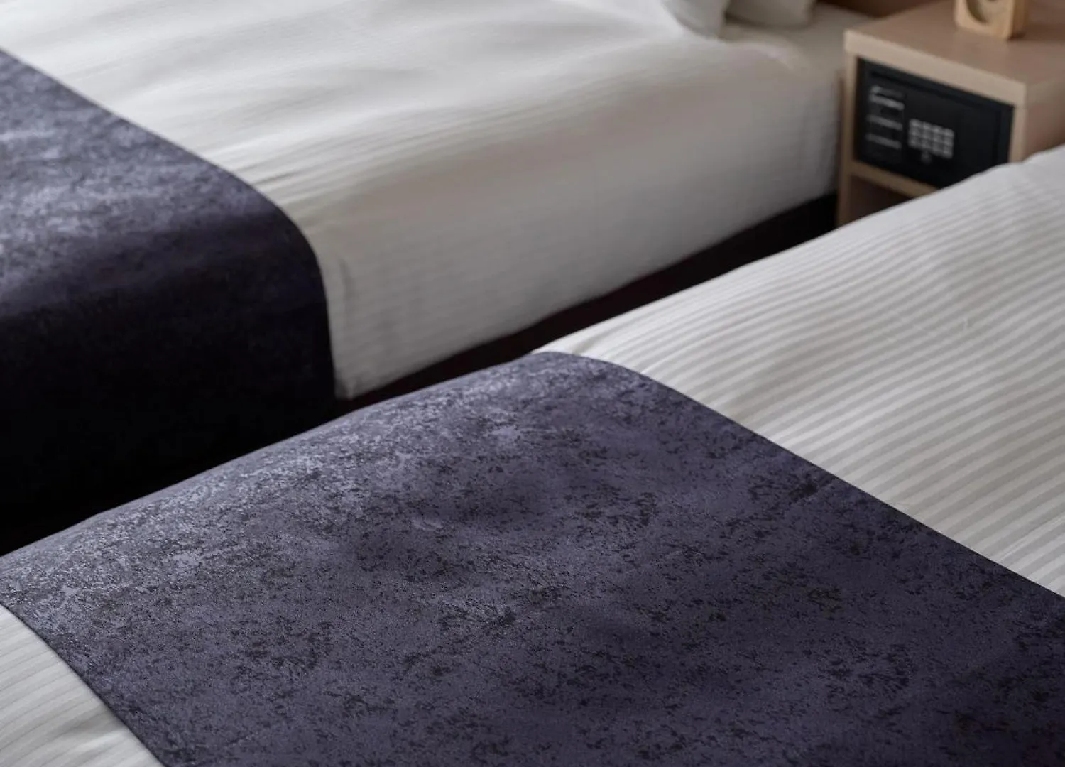 Premium Apart Monday Kyoto Gojo