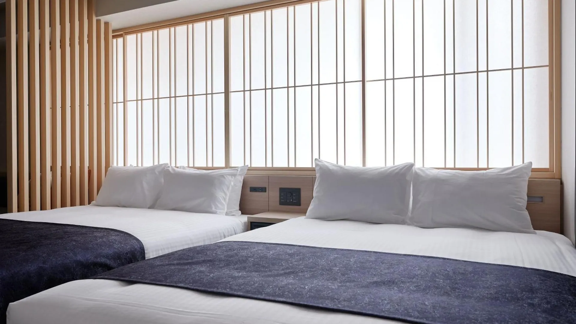 Premium Apart Monday Kyoto Gojo Japan