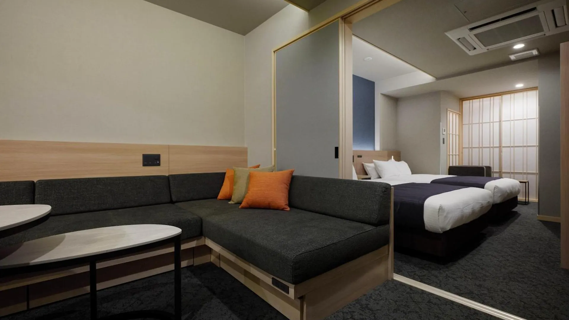 Premium Apart Monday Kyoto Gojo 4*,  Japón