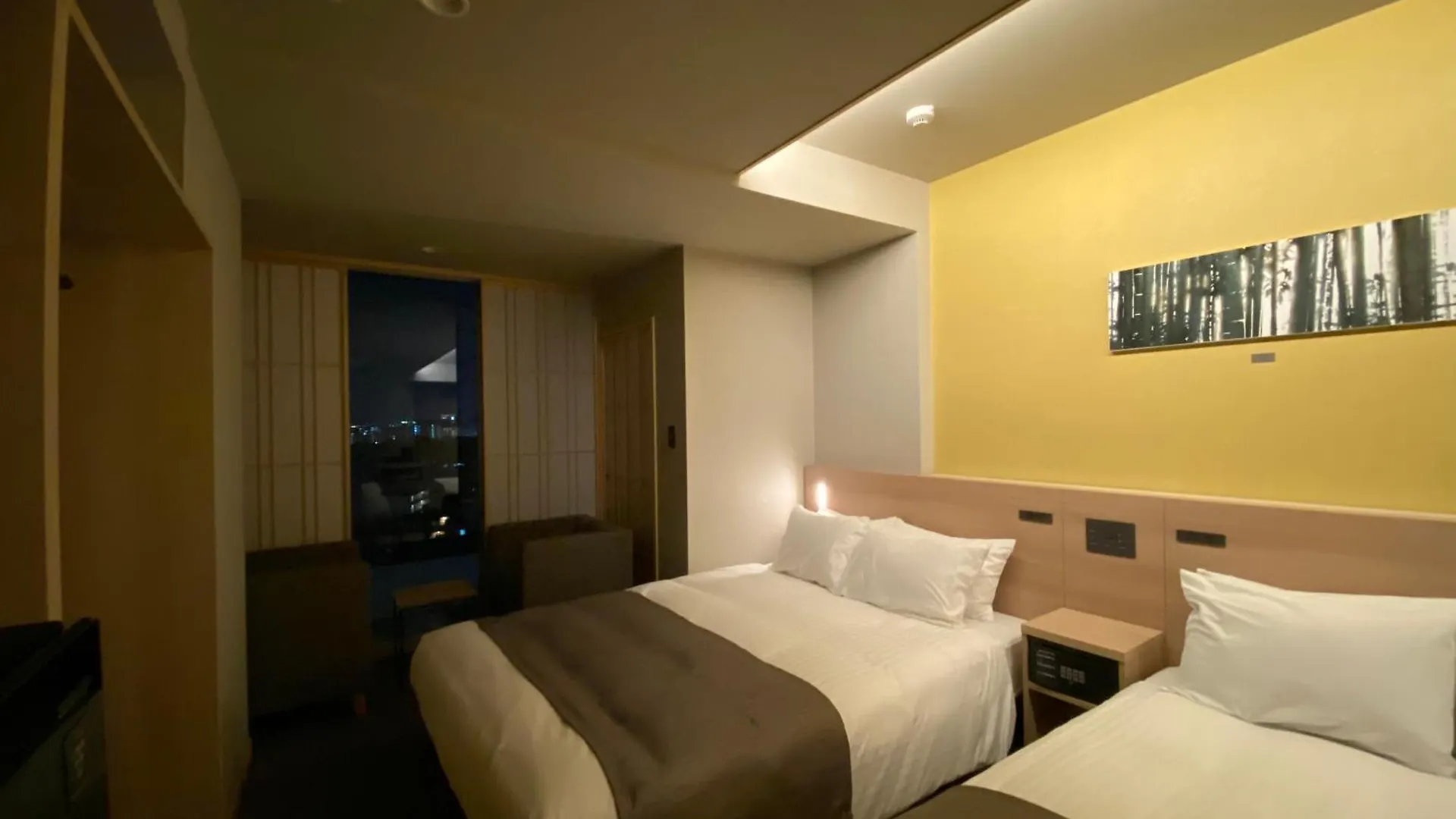 Premium Apart Monday Kyoto Gojo