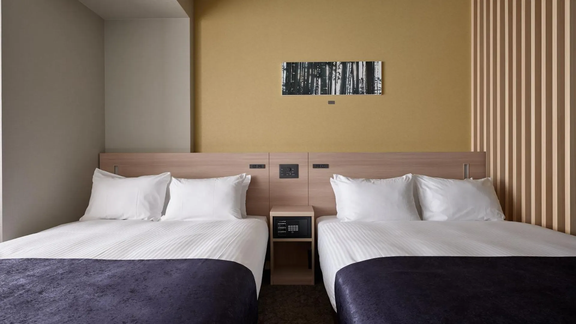 Premium Apart Monday Kyoto Gojo