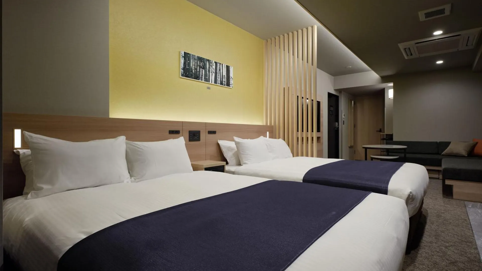 Premium Apart Monday Kyoto Gojo Japan
